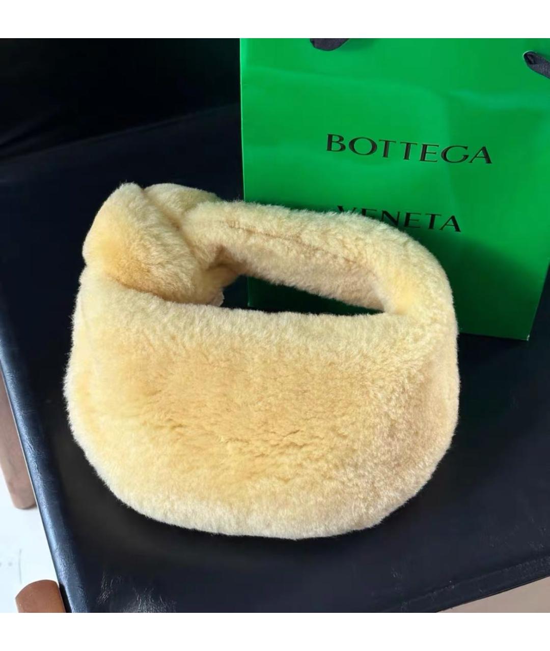 BOTTEGA VENETA Желтая меховая сумка с короткими ручками, фото 3