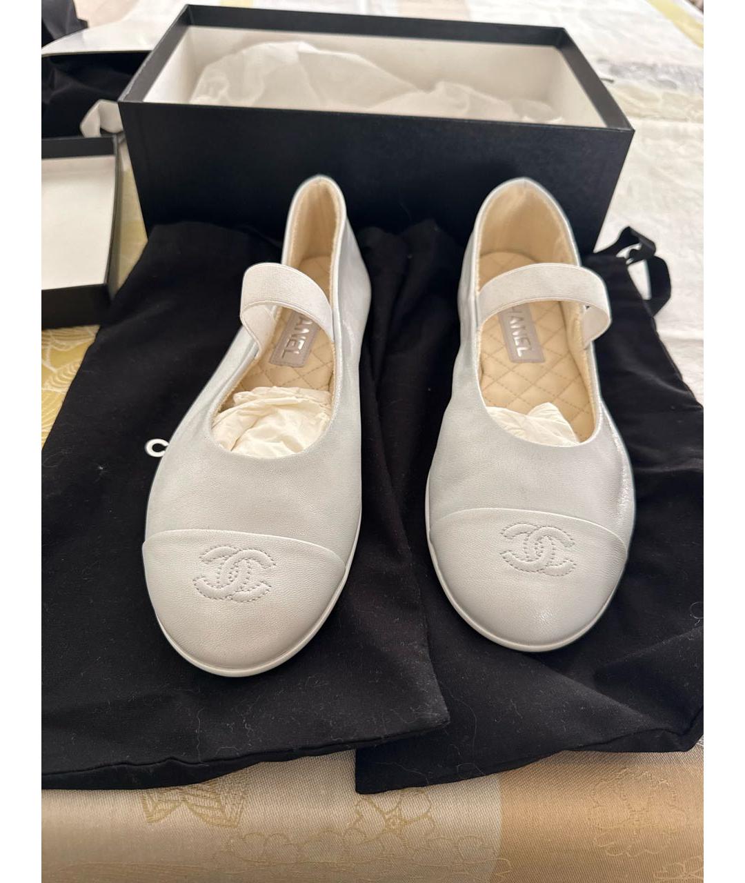 CHANEL Белые кожаные балетки, фото 2