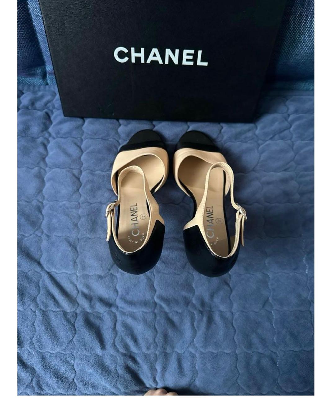 CHANEL Бежевые кожаные босоножки, фото 3