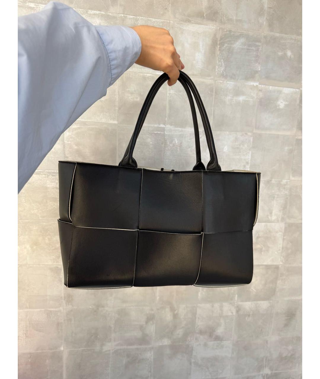 BOTTEGA VENETA Черная кожаная сумка тоут, фото 4
