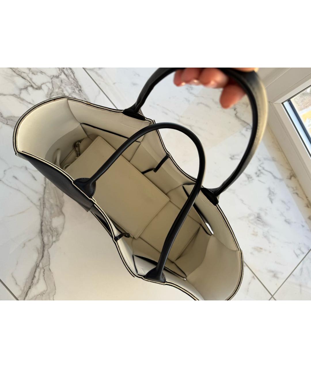 BOTTEGA VENETA Черная кожаная сумка тоут, фото 5