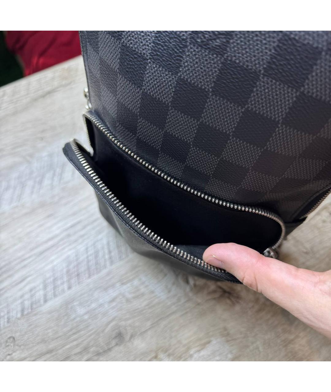 LOUIS VUITTON Черная кожаная сумка на плечо, фото 8