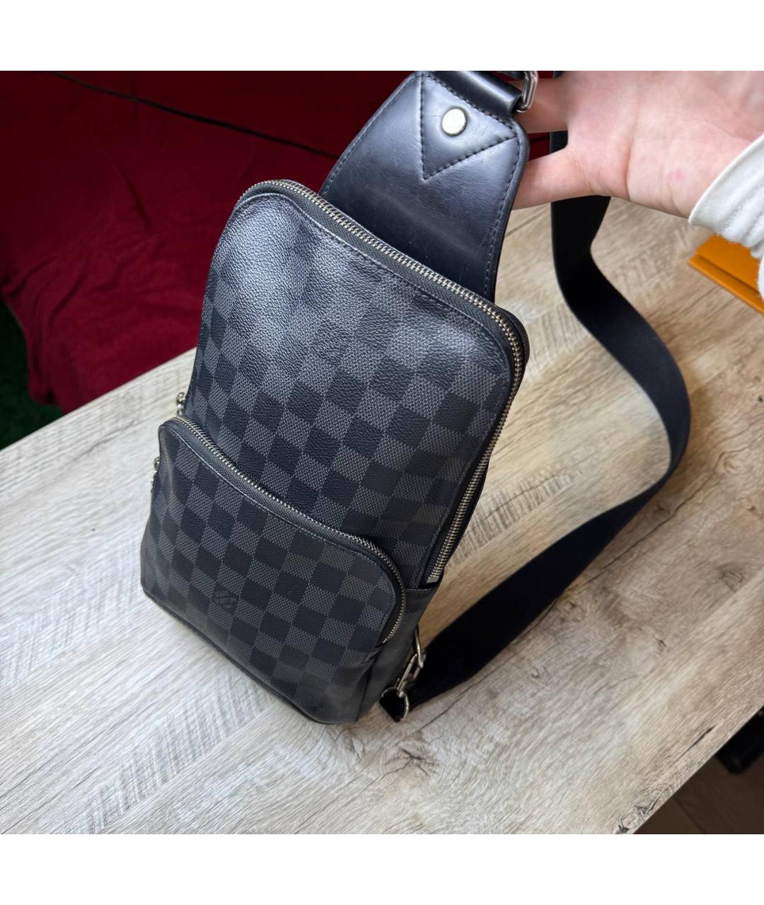 LOUIS VUITTON Черная кожаная сумка на плечо, фото 6