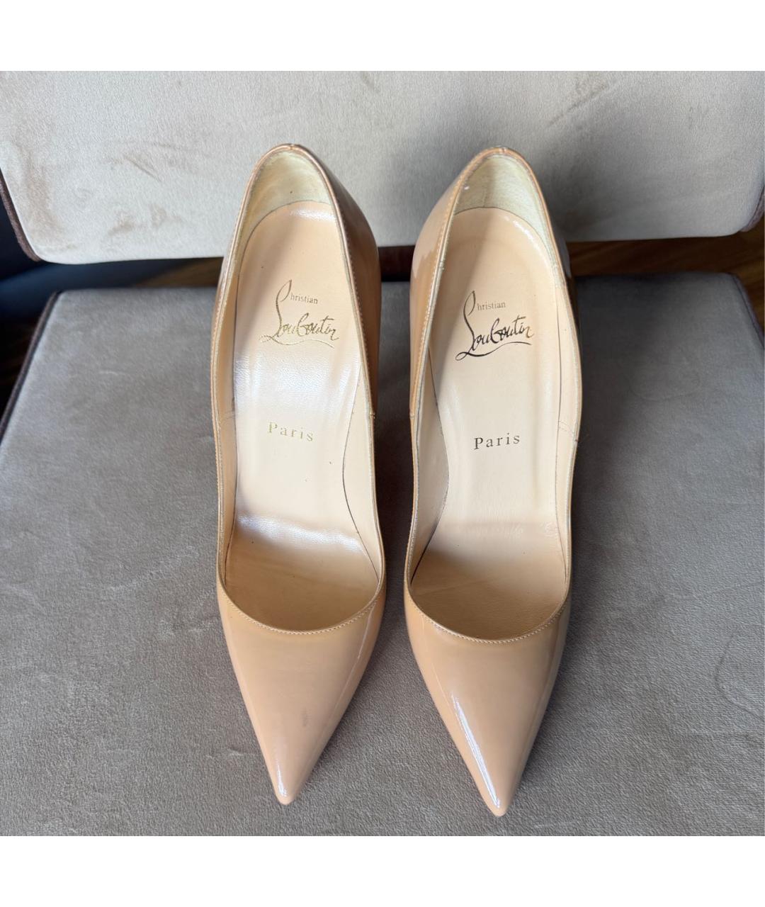 CHRISTIAN LOUBOUTIN Бежевые туфли из лакированной кожи, фото 2