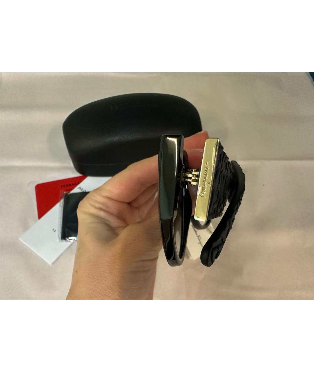 FERRAGAMO Черные пластиковые солнцезащитные очки, фото 4