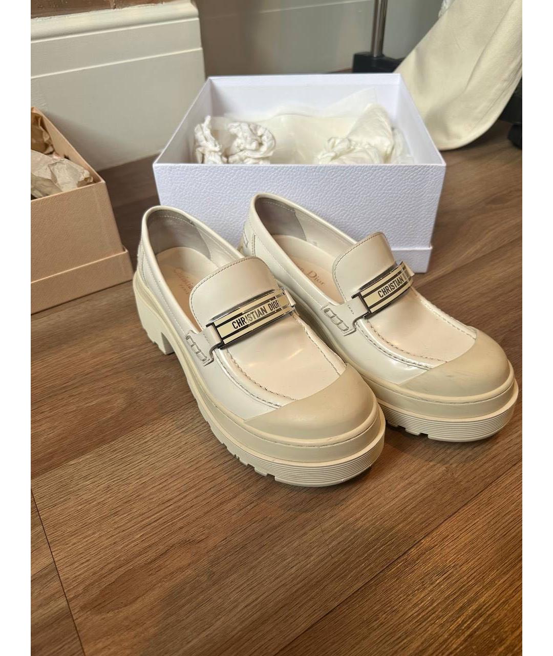 CHRISTIAN DIOR Белые кожаные лоферы, фото 5
