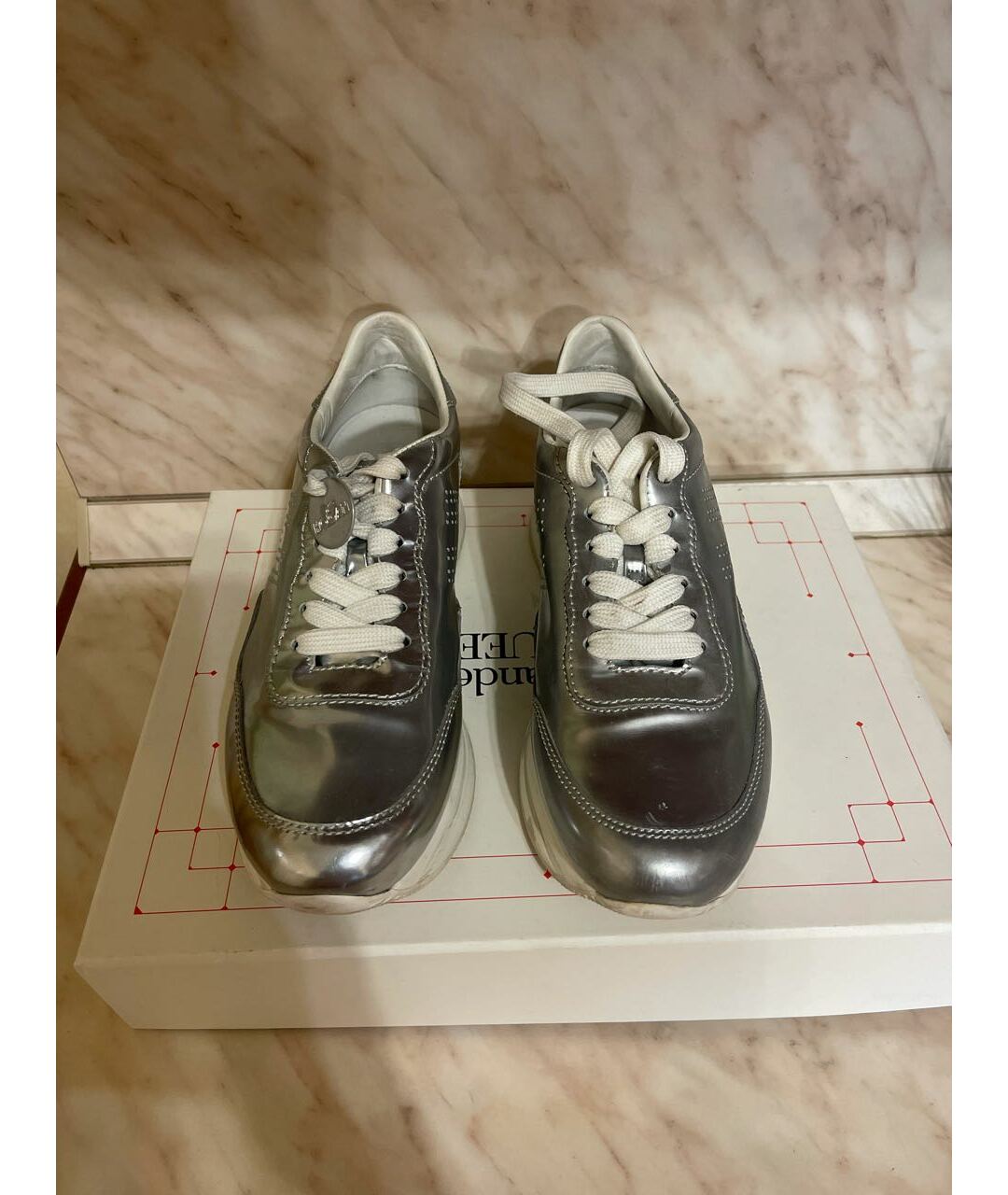 HOGAN Серебряные кроссовки из лакированной кожи, фото 2