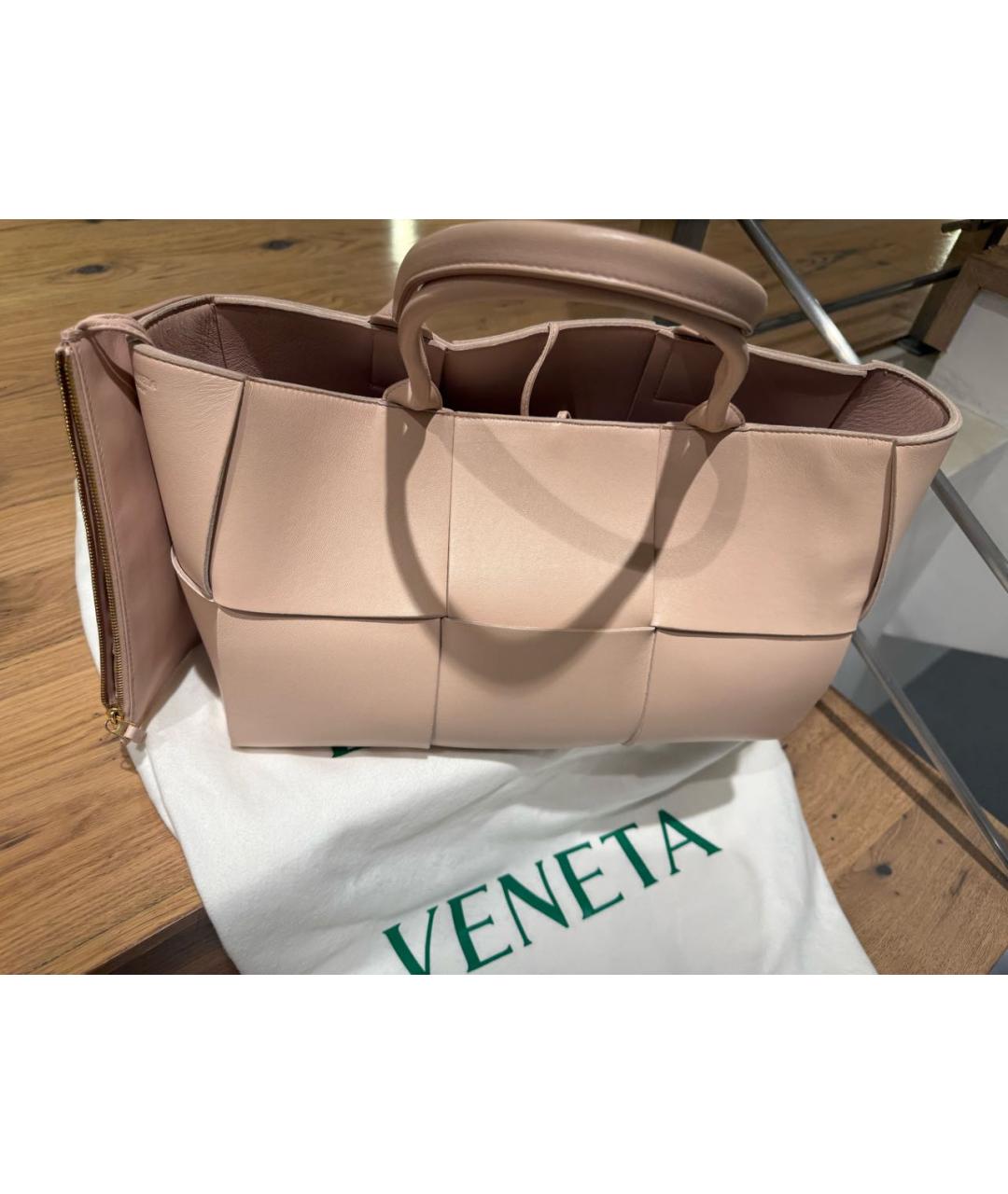 BOTTEGA VENETA Розовая кожаная сумка с короткими ручками, фото 3