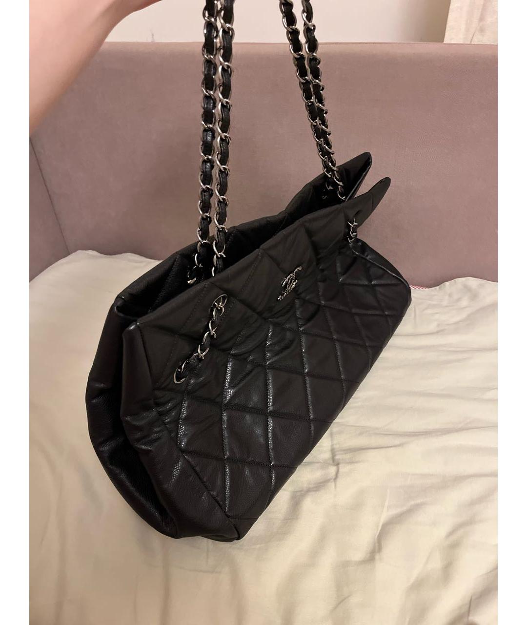 CHANEL Черная кожаная сумка тоут, фото 2