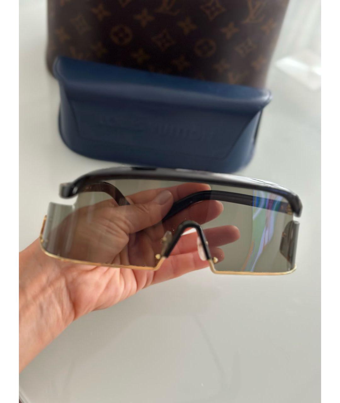 LOUIS VUITTON Антрацитовые пластиковые солнцезащитные очки, фото 4