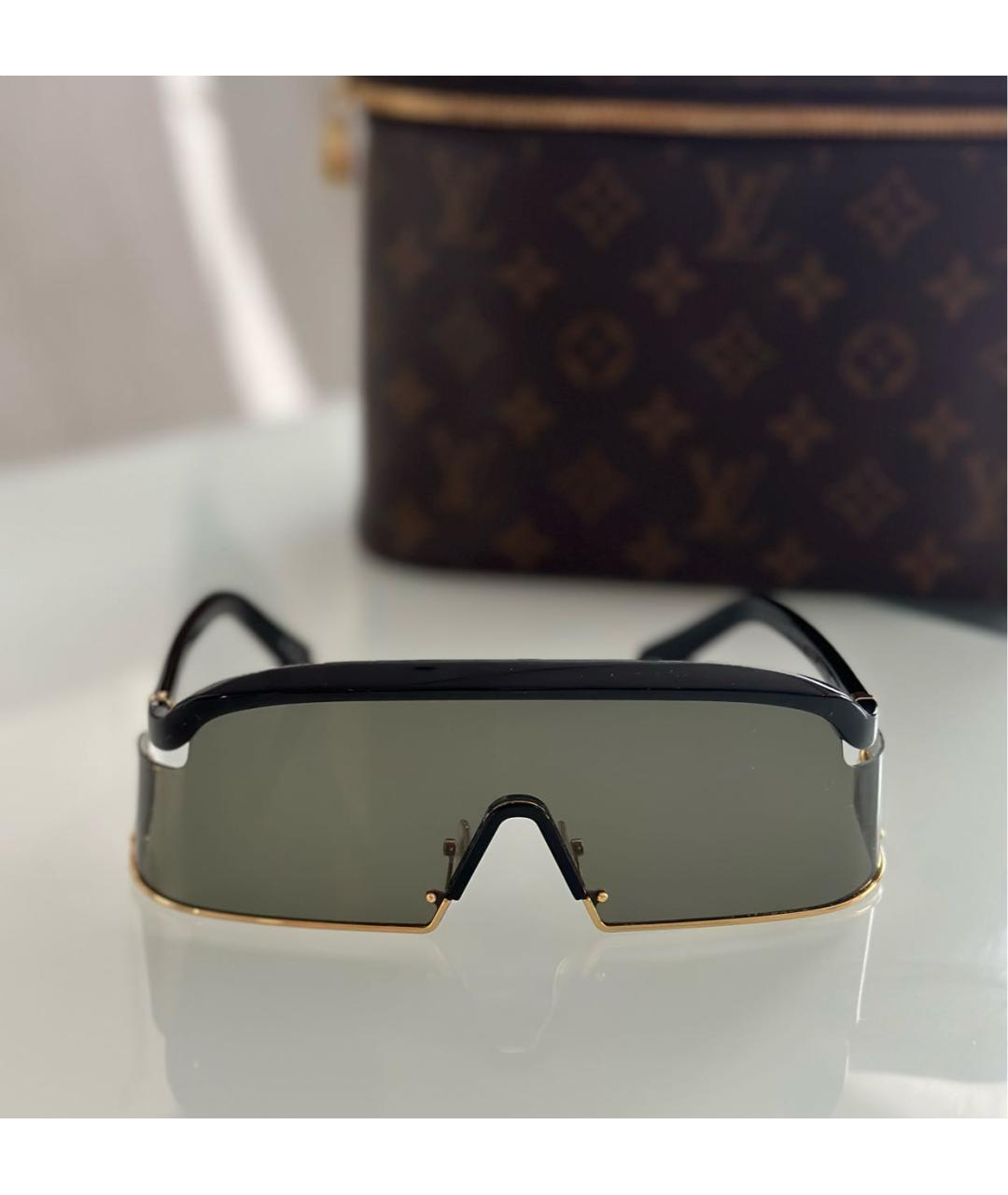 LOUIS VUITTON Антрацитовые пластиковые солнцезащитные очки, фото 9