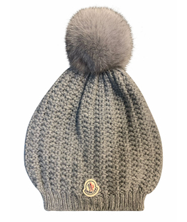 

Шапка MONCLER