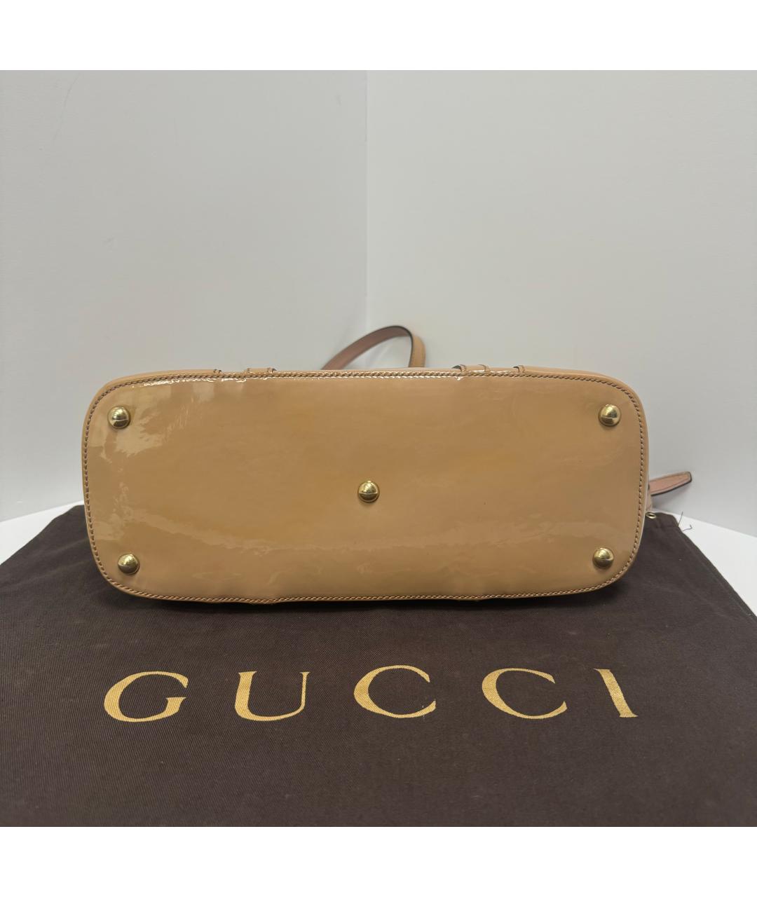 GUCCI Бежевая сумка тоут из лакированной кожи, фото 2