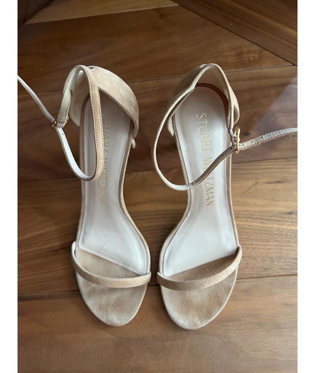 STUART WEITZMAN Бежевые замшевые босоножки, фото 2