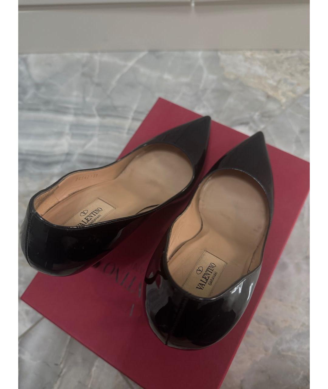 VALENTINO Черные туфли из лакированной кожи, фото 2