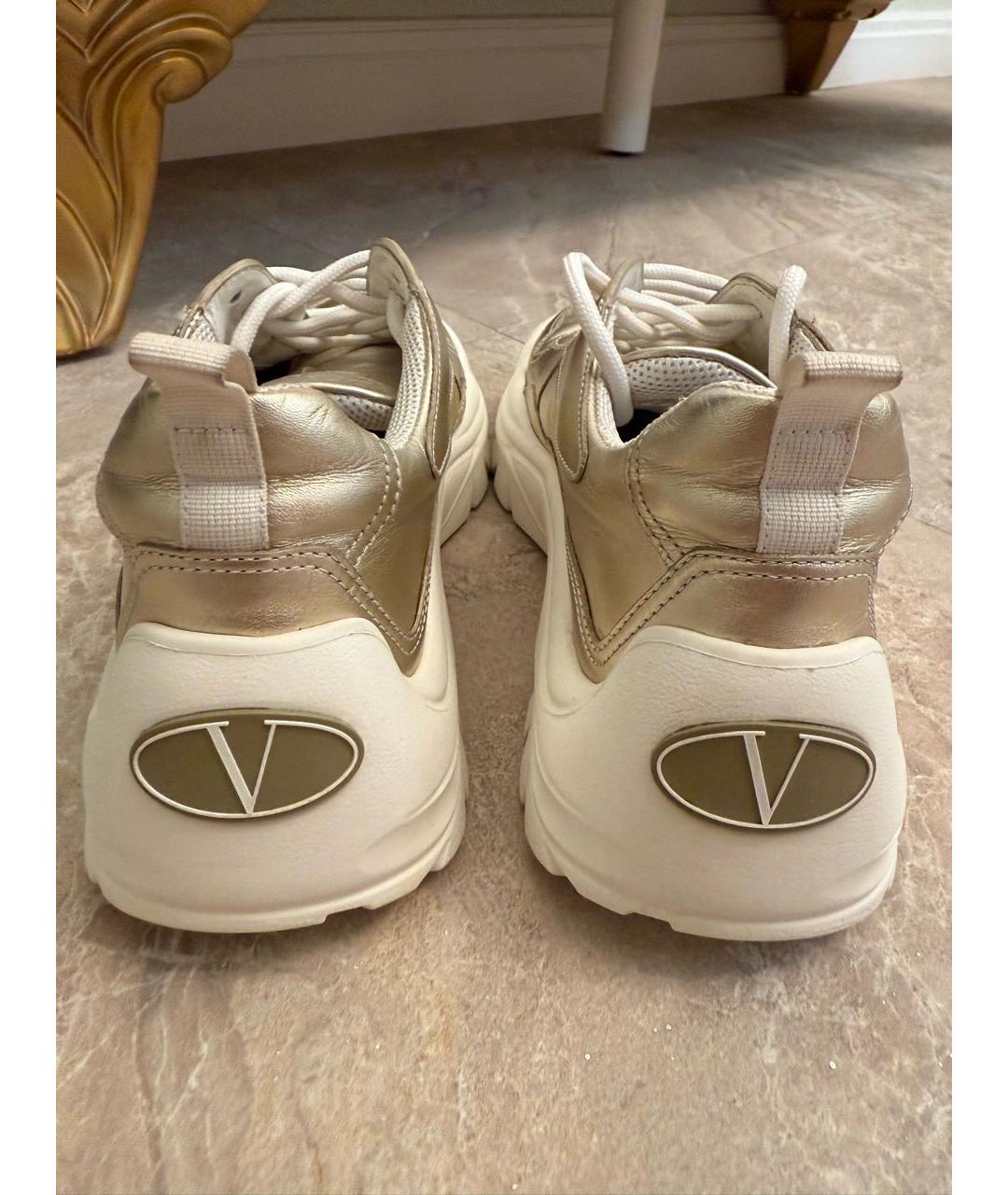 VALENTINO Золотые кроссовки из лакированной кожи, фото 4