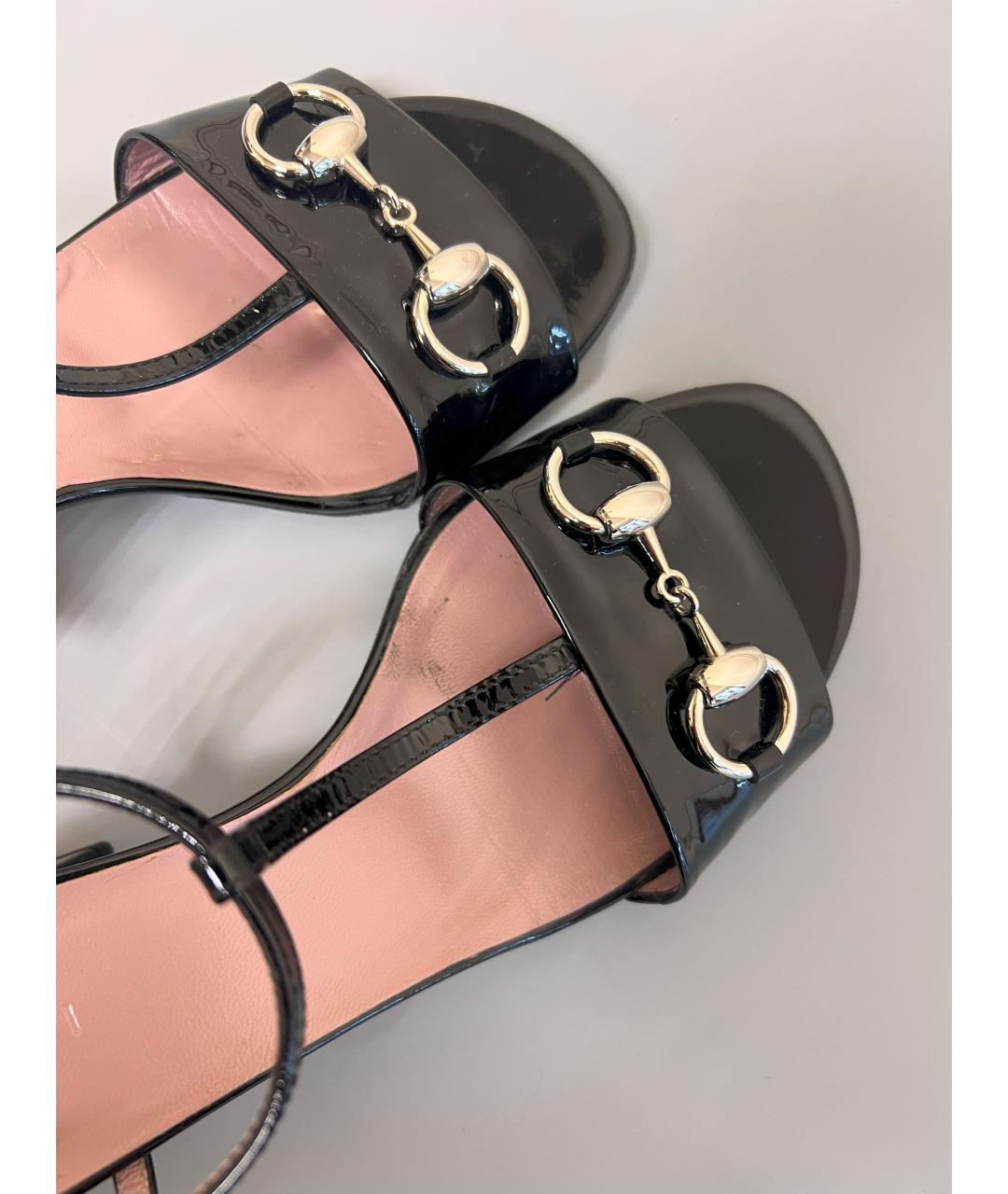 GUCCI Черные сандалии из лакированной кожи, фото 4