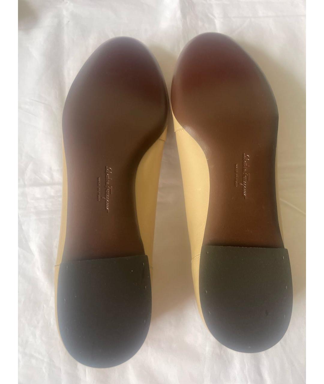 FERRAGAMO Бежевые кожаные балетки, фото 7