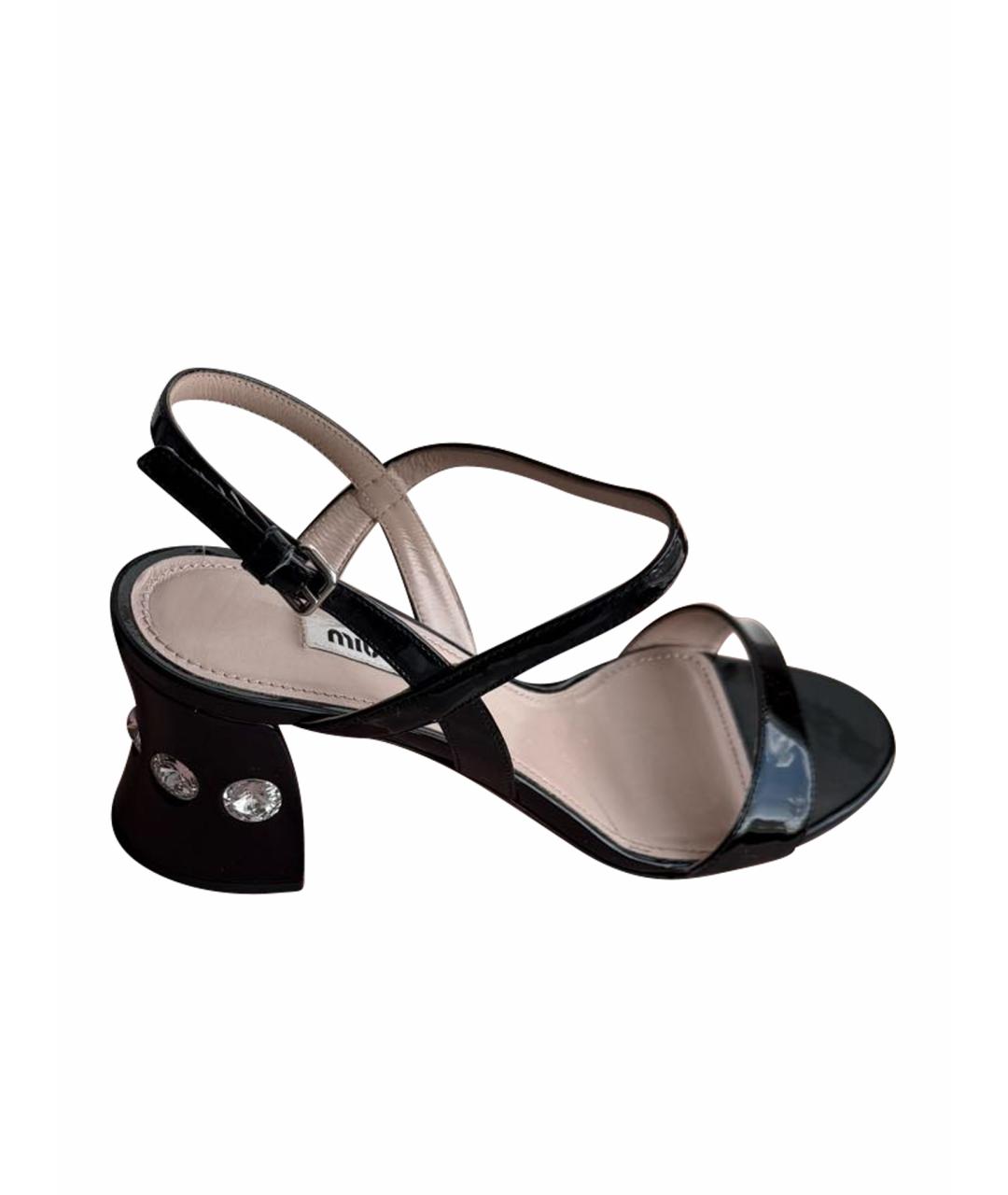 MIU MIU Черные босоножки из лакированной кожи, фото 1
