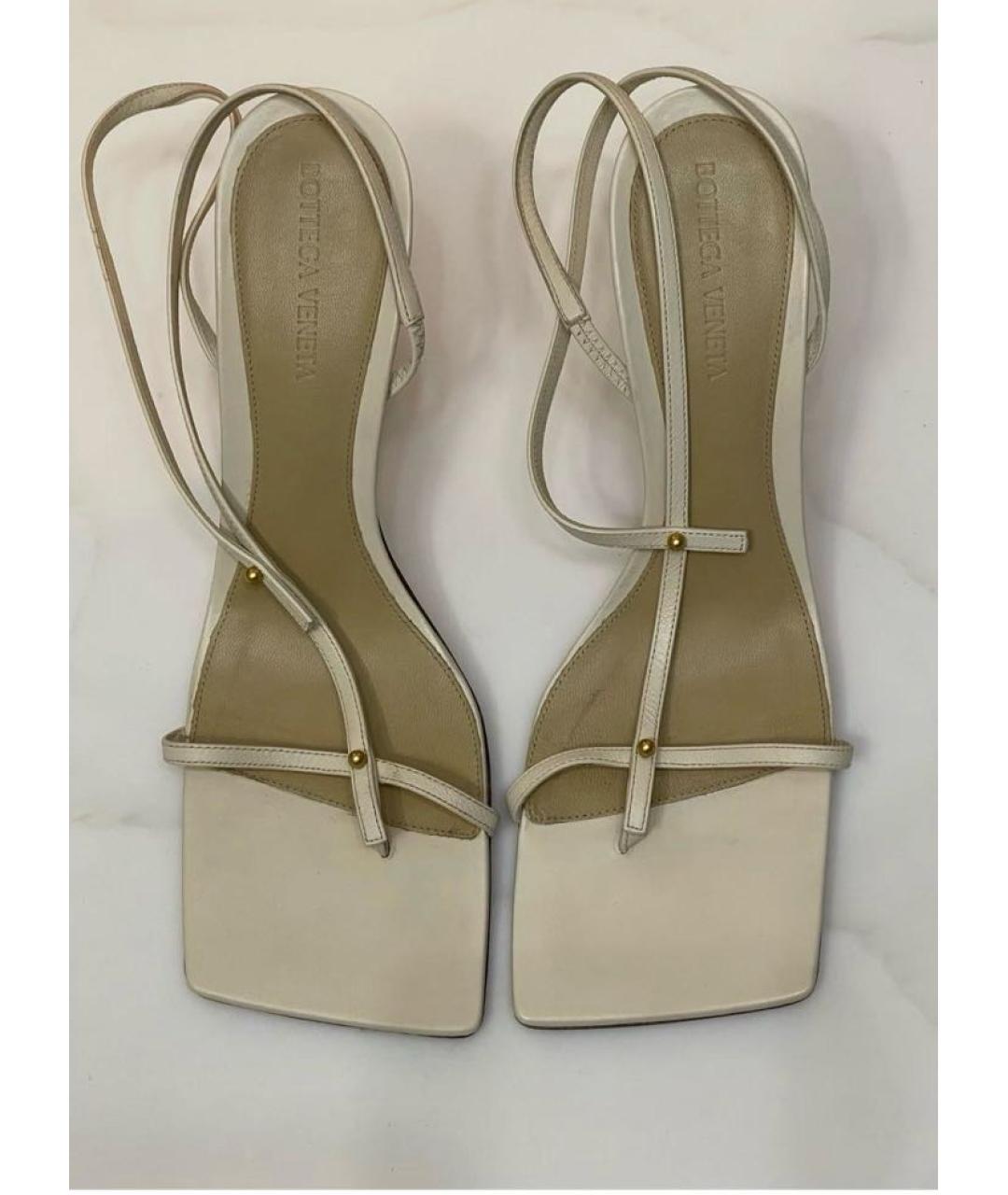 BOTTEGA VENETA Бежевые кожаные босоножки, фото 2