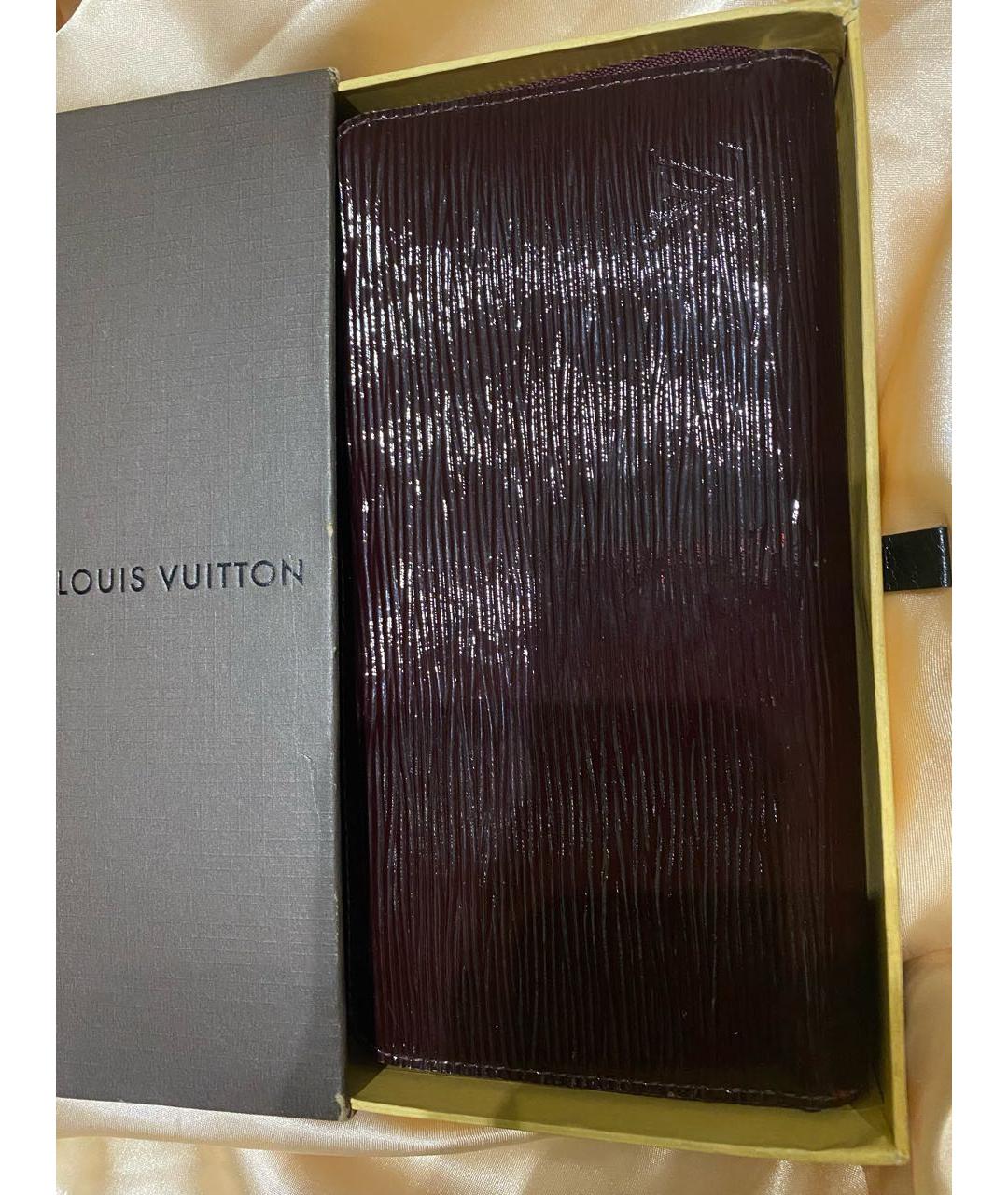 LOUIS VUITTON Коричневый кошелек из лакированной кожи, фото 5