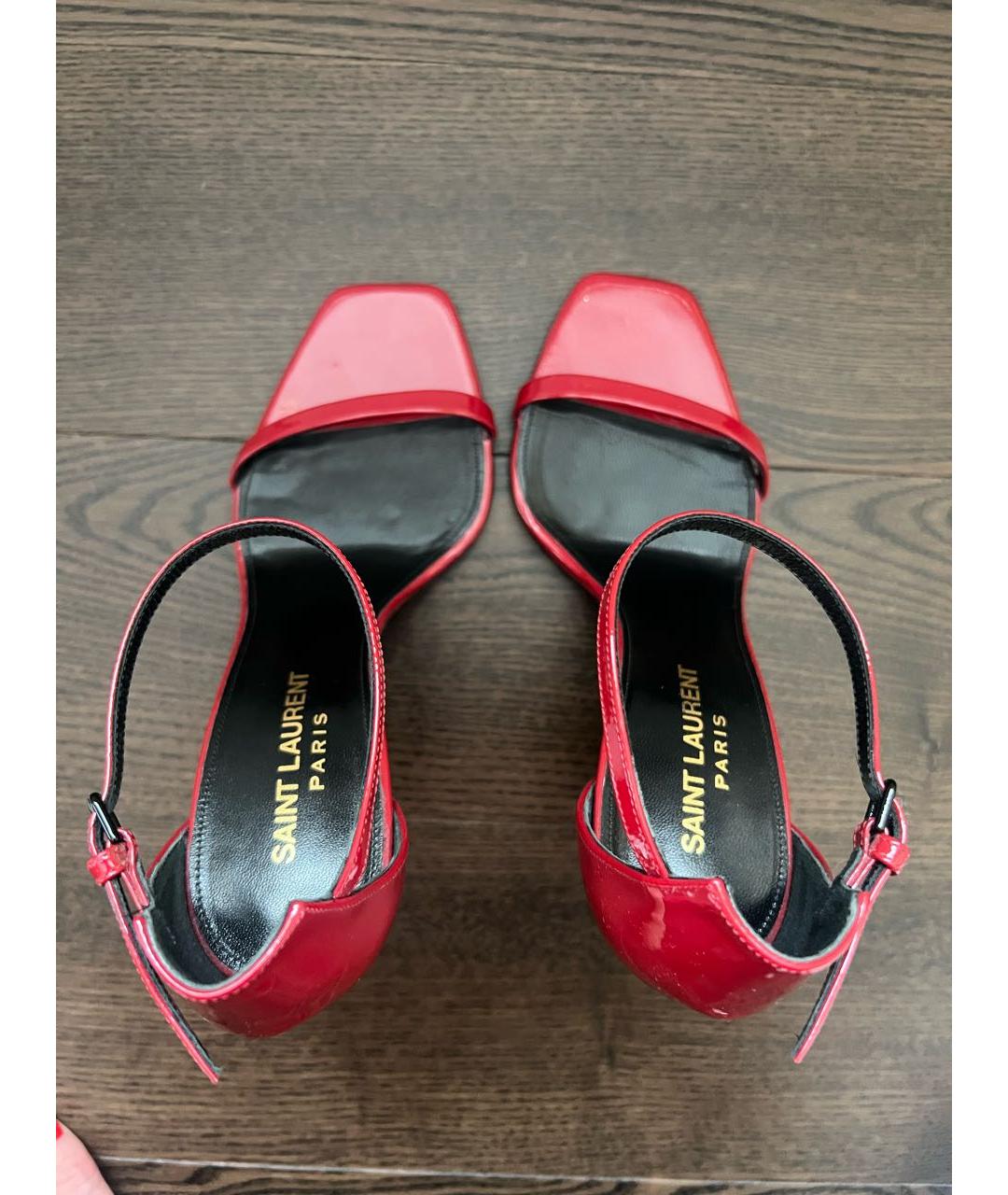 SAINT LAURENT Красные босоножки из лакированной кожи, фото 3