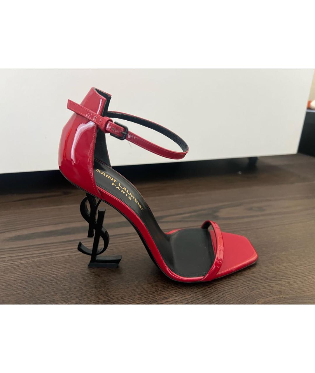 SAINT LAURENT Красные босоножки из лакированной кожи, фото 7