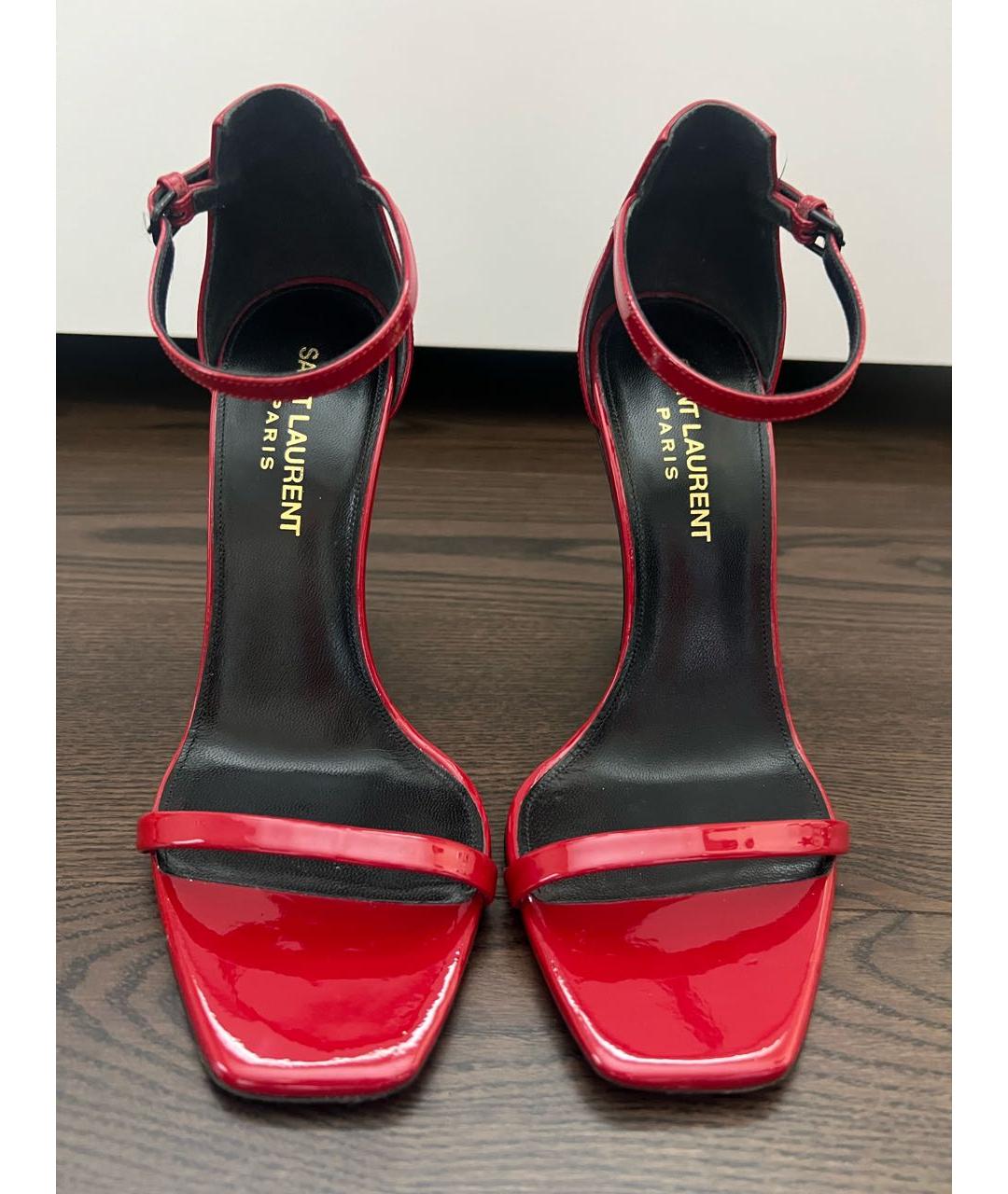 SAINT LAURENT Красные босоножки из лакированной кожи, фото 2