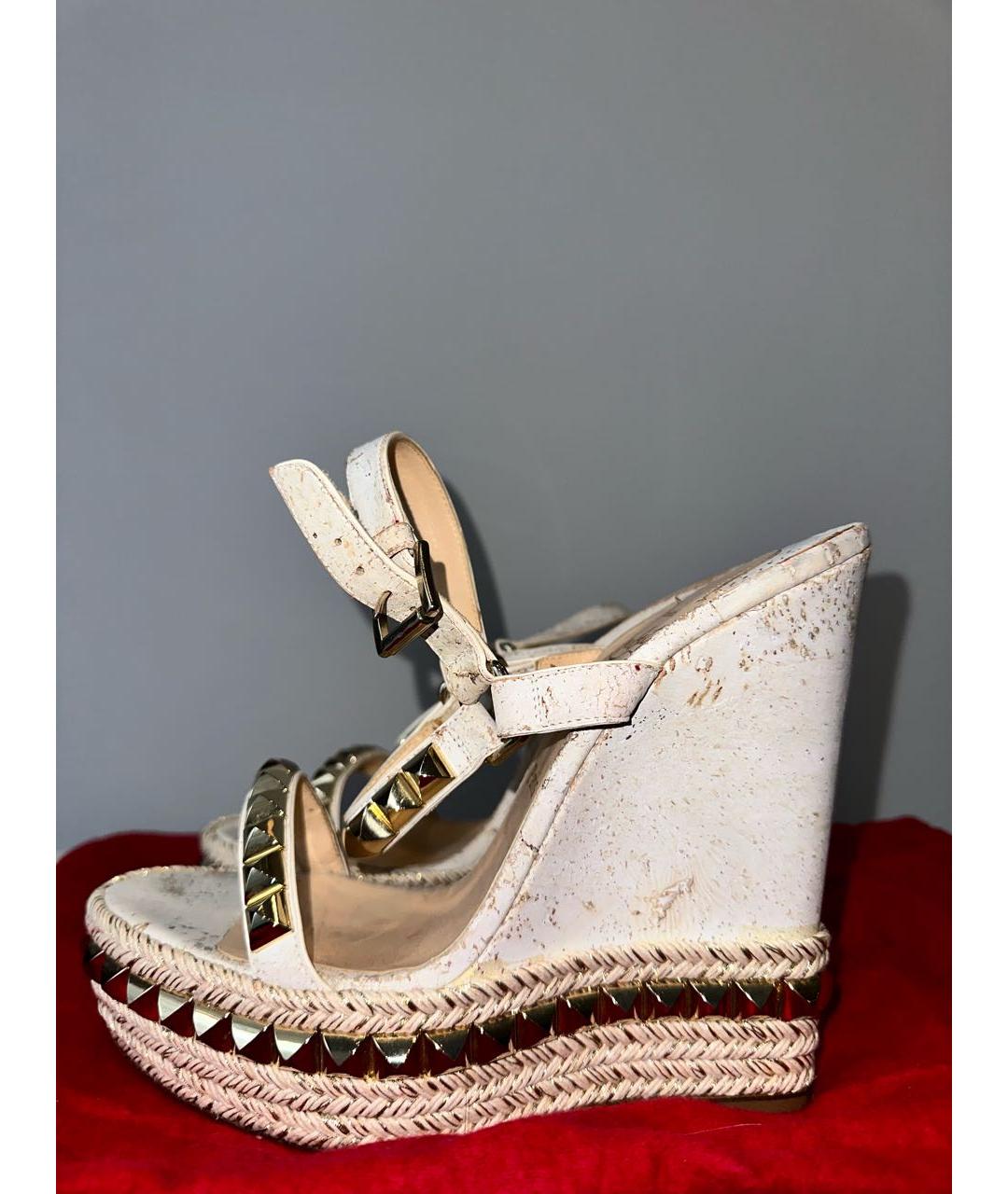CHRISTIAN LOUBOUTIN Белые кожаные босоножки, фото 6