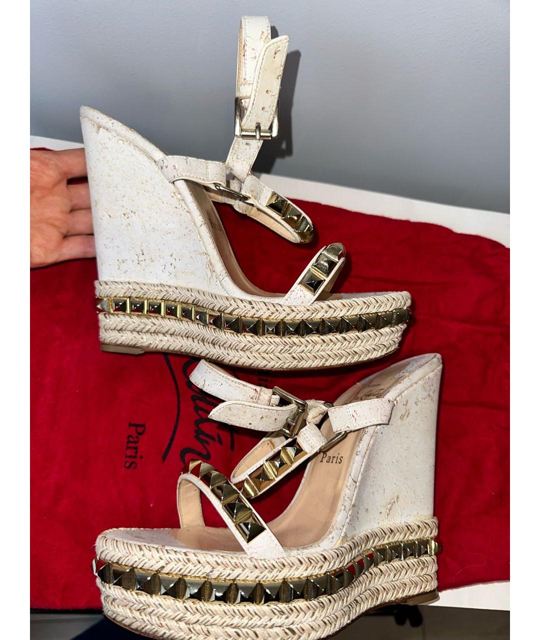 CHRISTIAN LOUBOUTIN Белые кожаные босоножки, фото 2