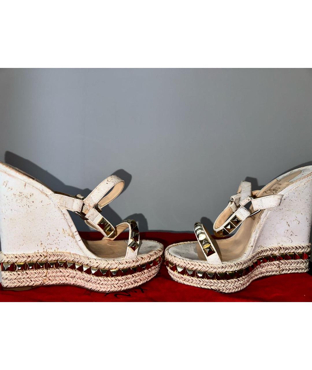 CHRISTIAN LOUBOUTIN Белые кожаные босоножки, фото 5