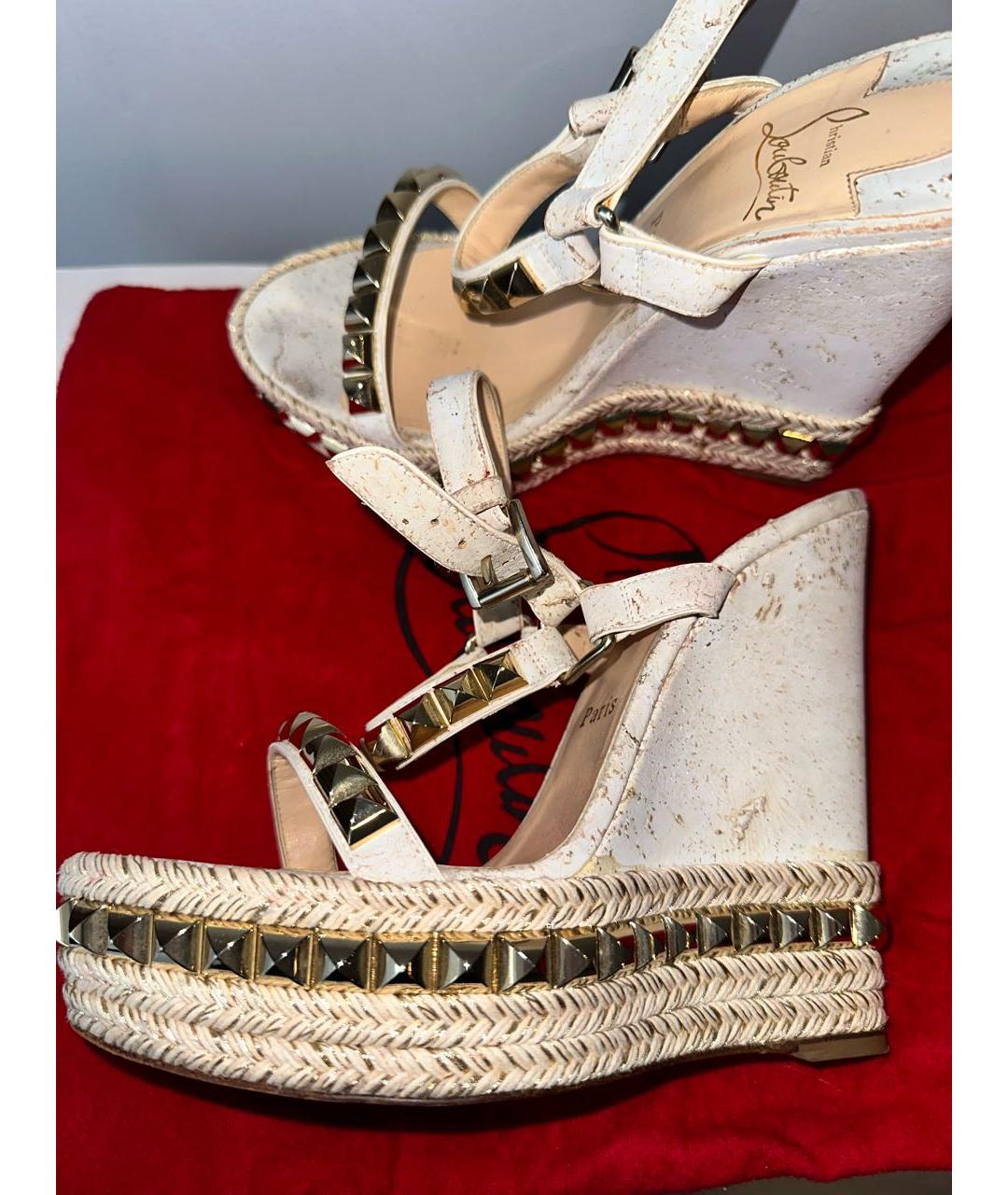 CHRISTIAN LOUBOUTIN Белые кожаные босоножки, фото 4