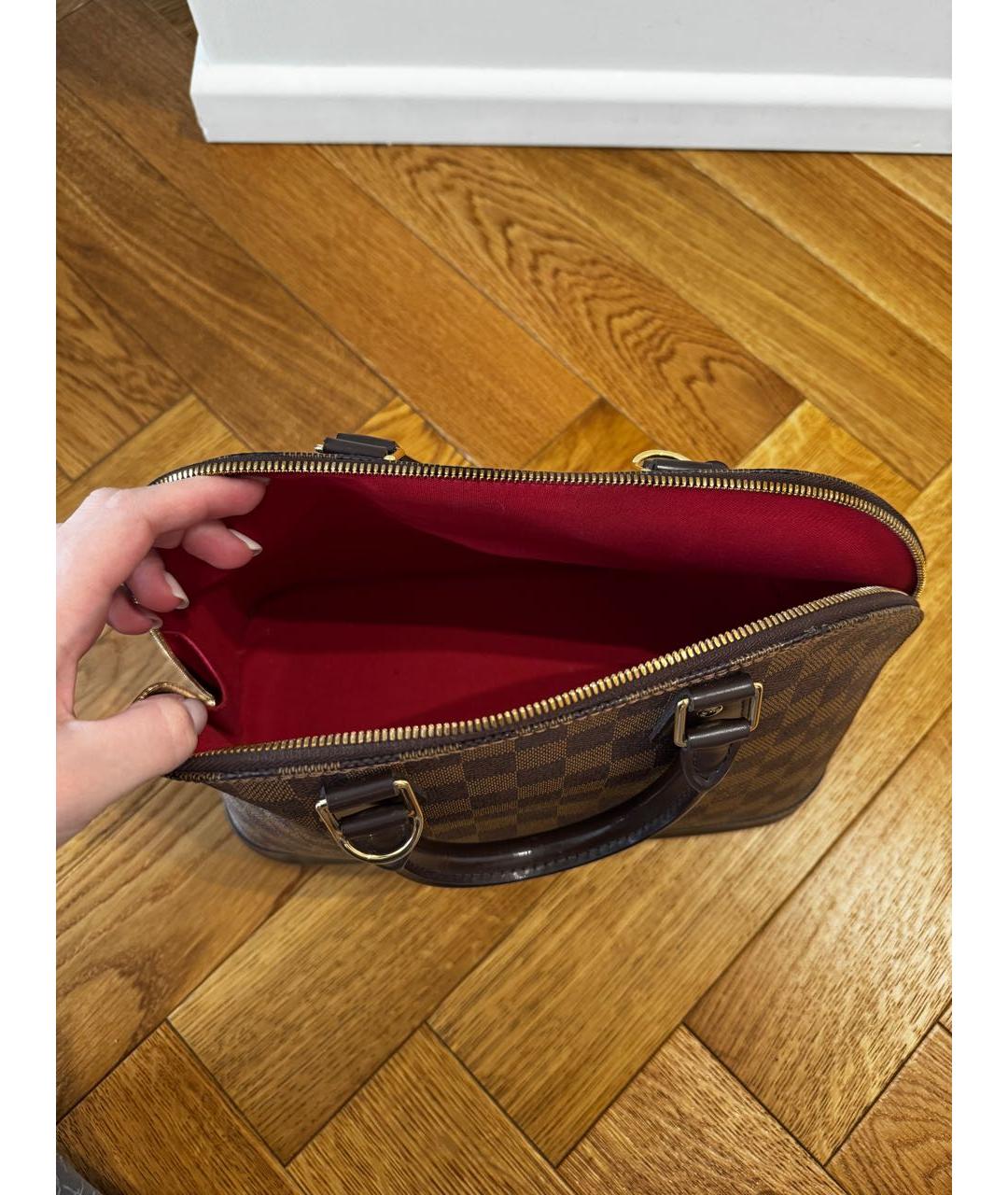 LOUIS VUITTON Коричневая кожаная сумка с короткими ручками, фото 3