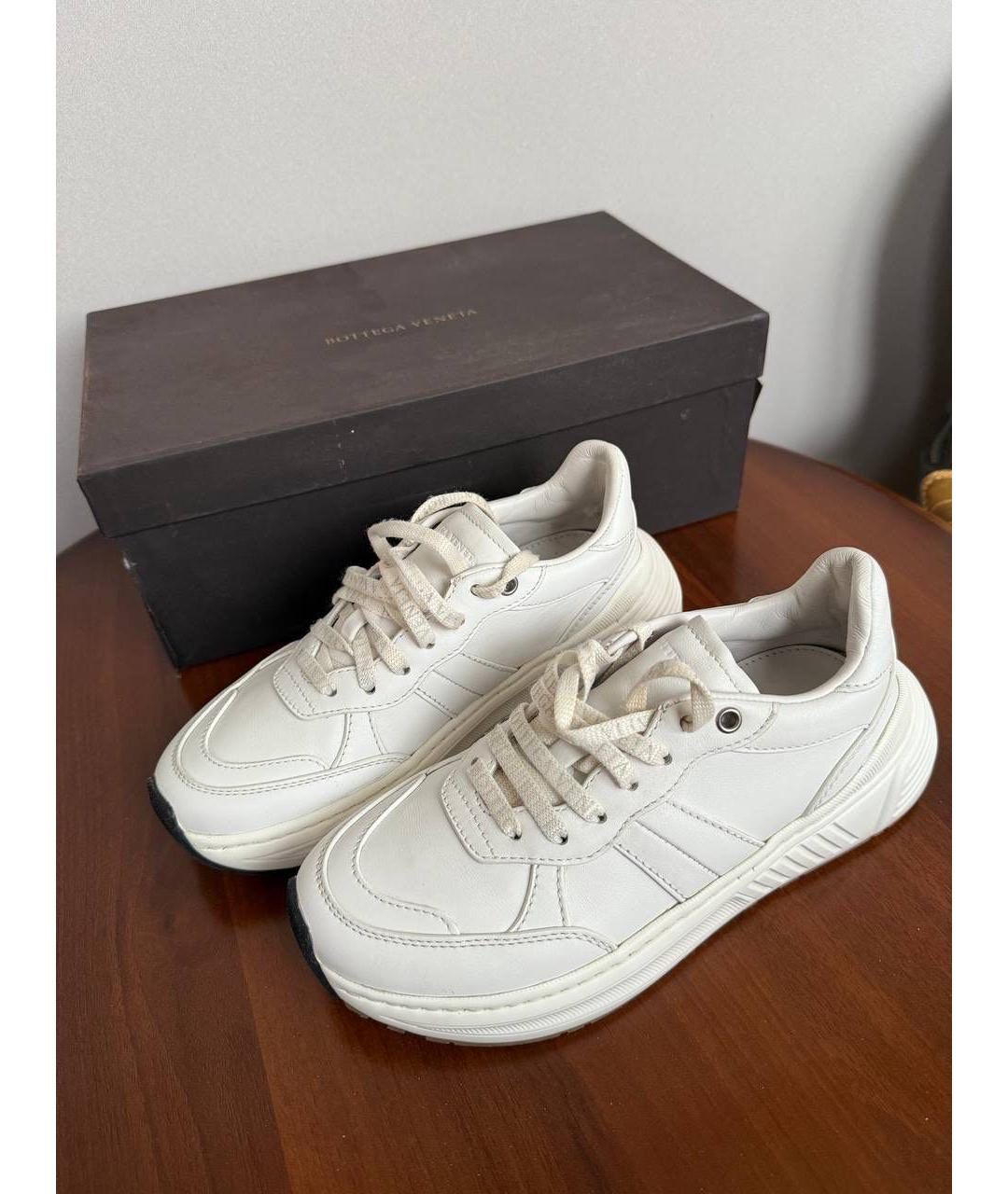 BOTTEGA VENETA Белые кожаные кеды, фото 2
