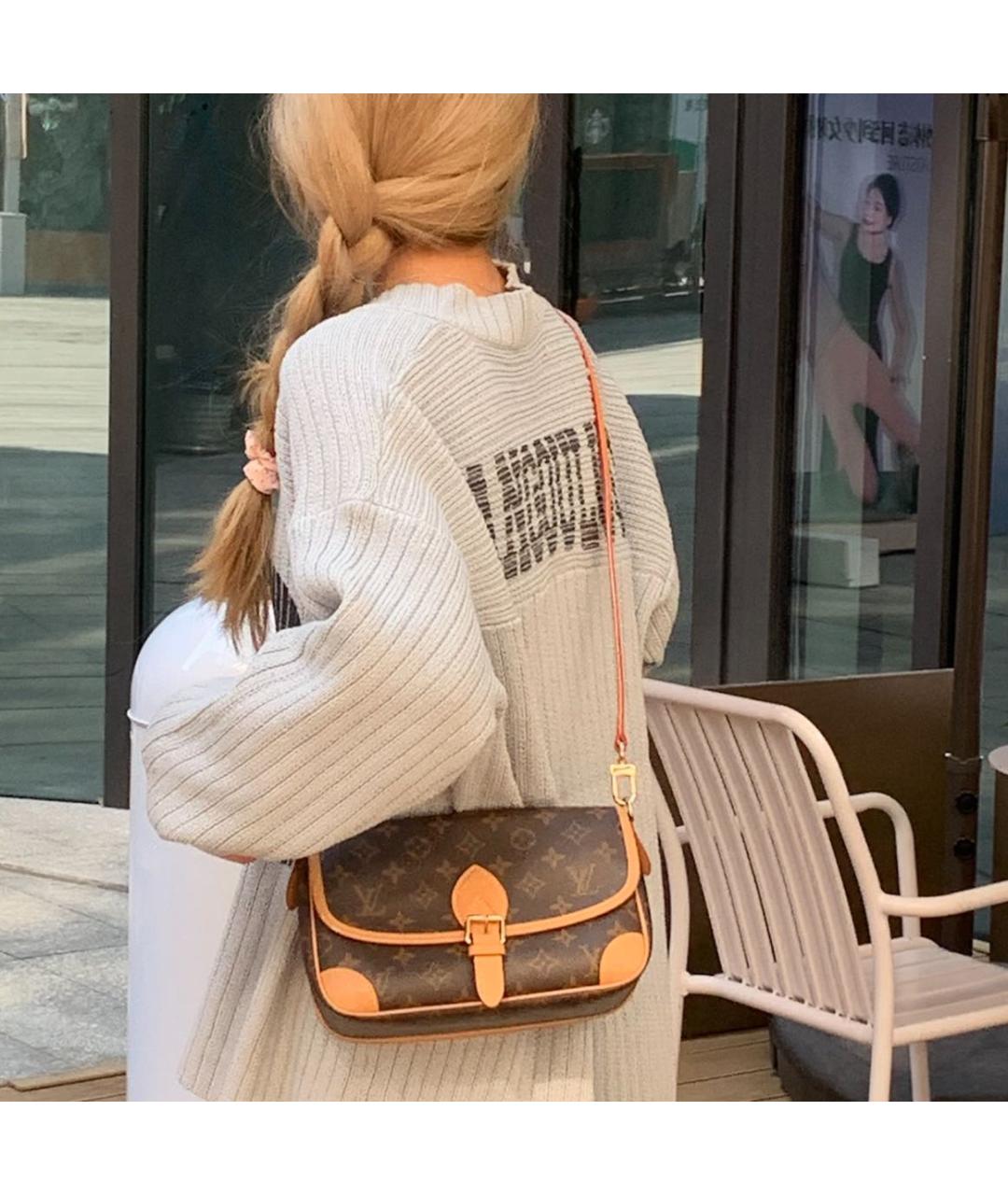 LOUIS VUITTON Коричневая кожаная сумка через плечо, фото 5