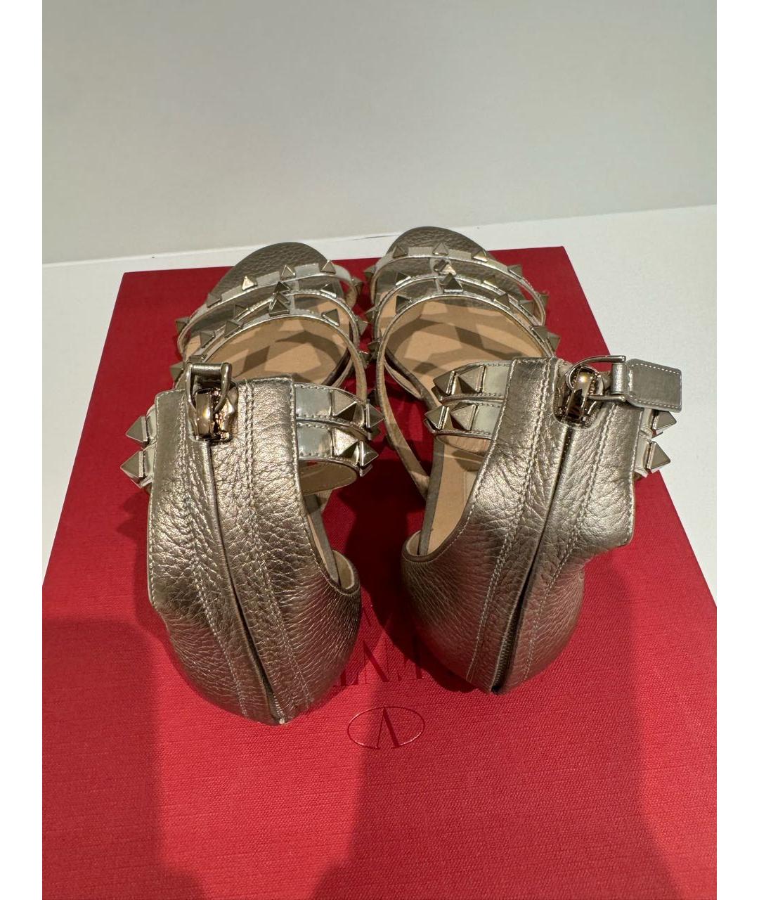 VALENTINO Бежевые кожаные босоножки, фото 3