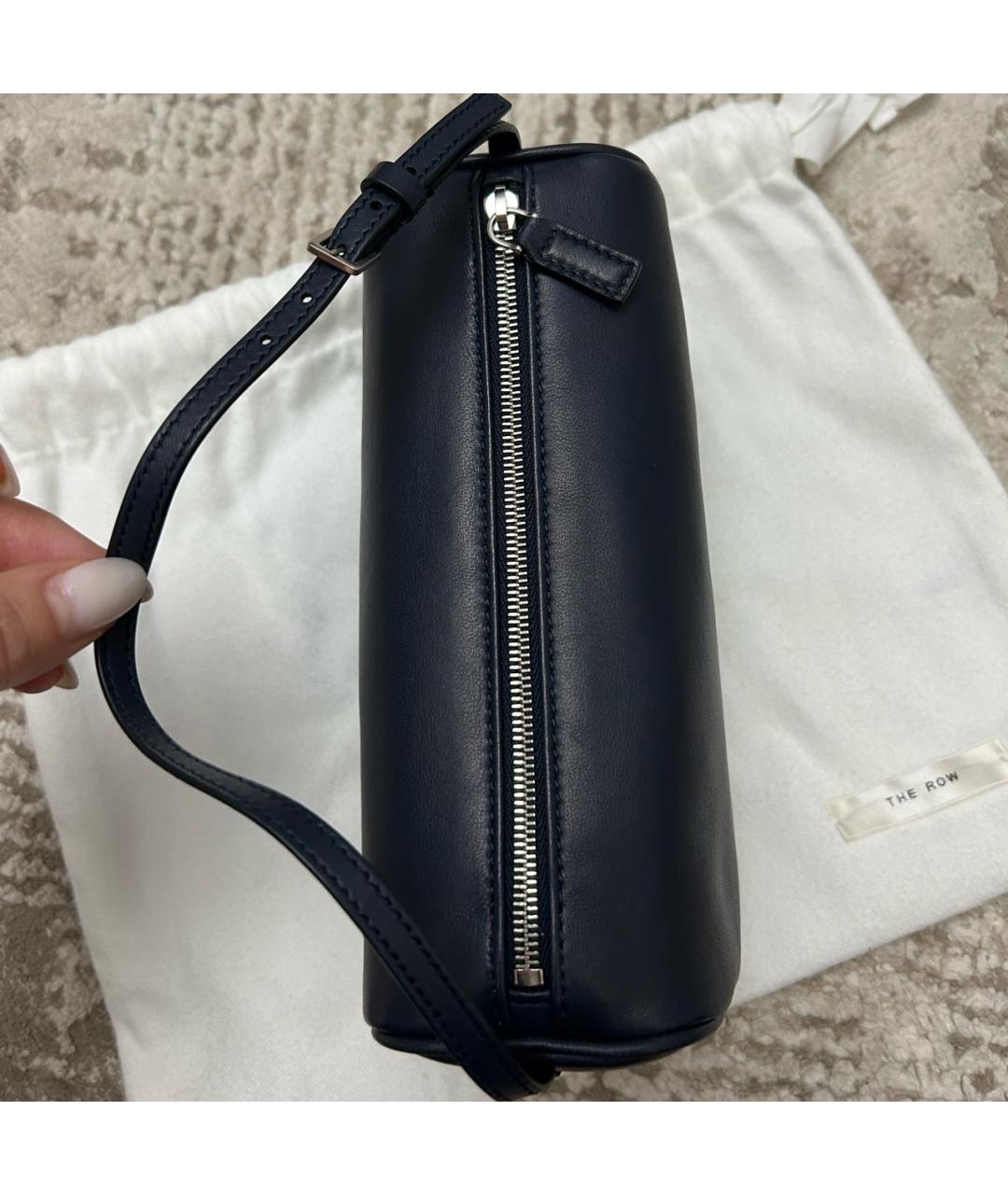 THE ROW Темно-синяя кожаная сумка с короткими ручками, фото 7