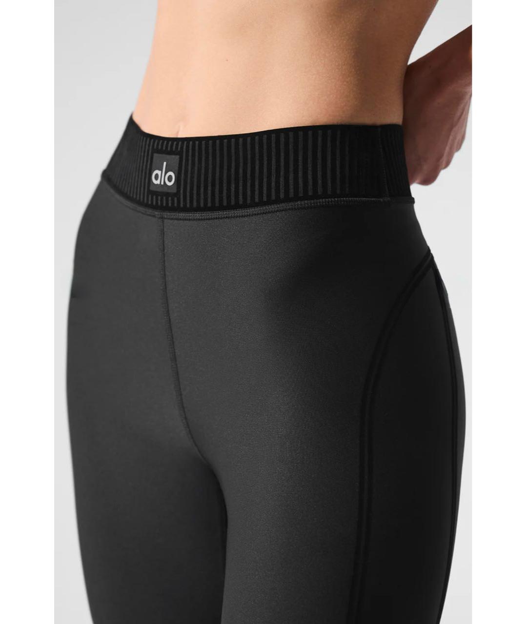 ALO YOGA Черные полиэстеровые спортивные брюки и шорты, фото 3