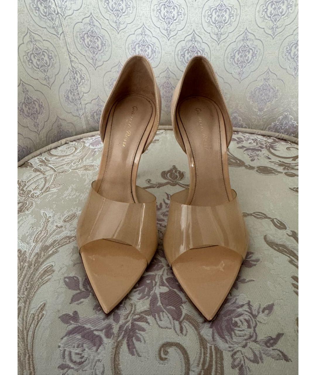 GIANVITO ROSSI Бежевые синтетические туфли, фото 2