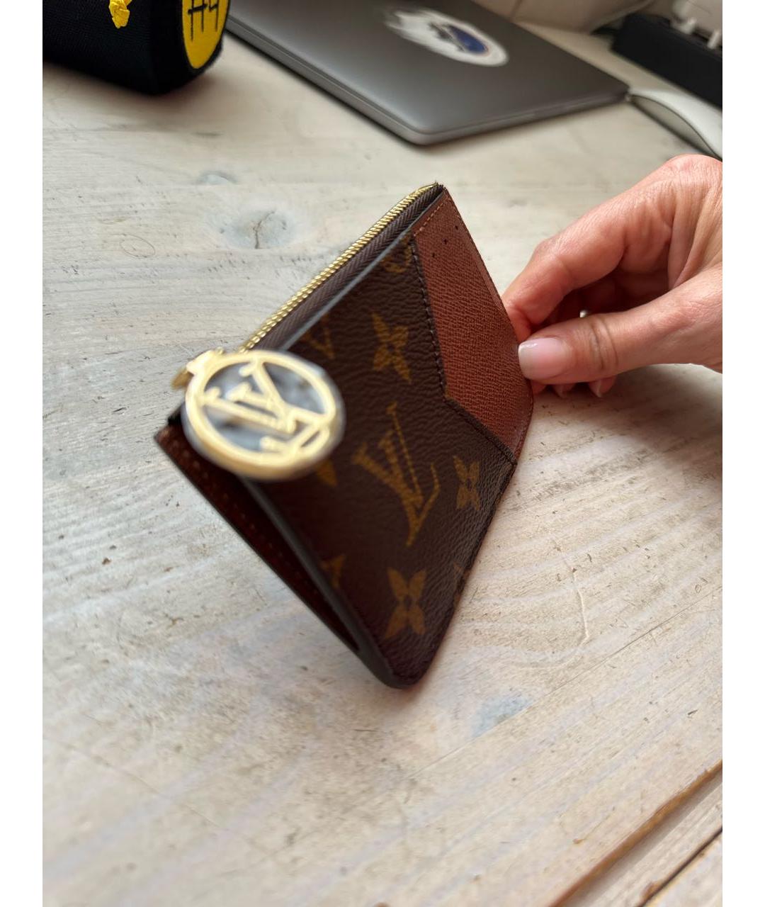 LOUIS VUITTON Коричневый кожаный кардхолдер, фото 2