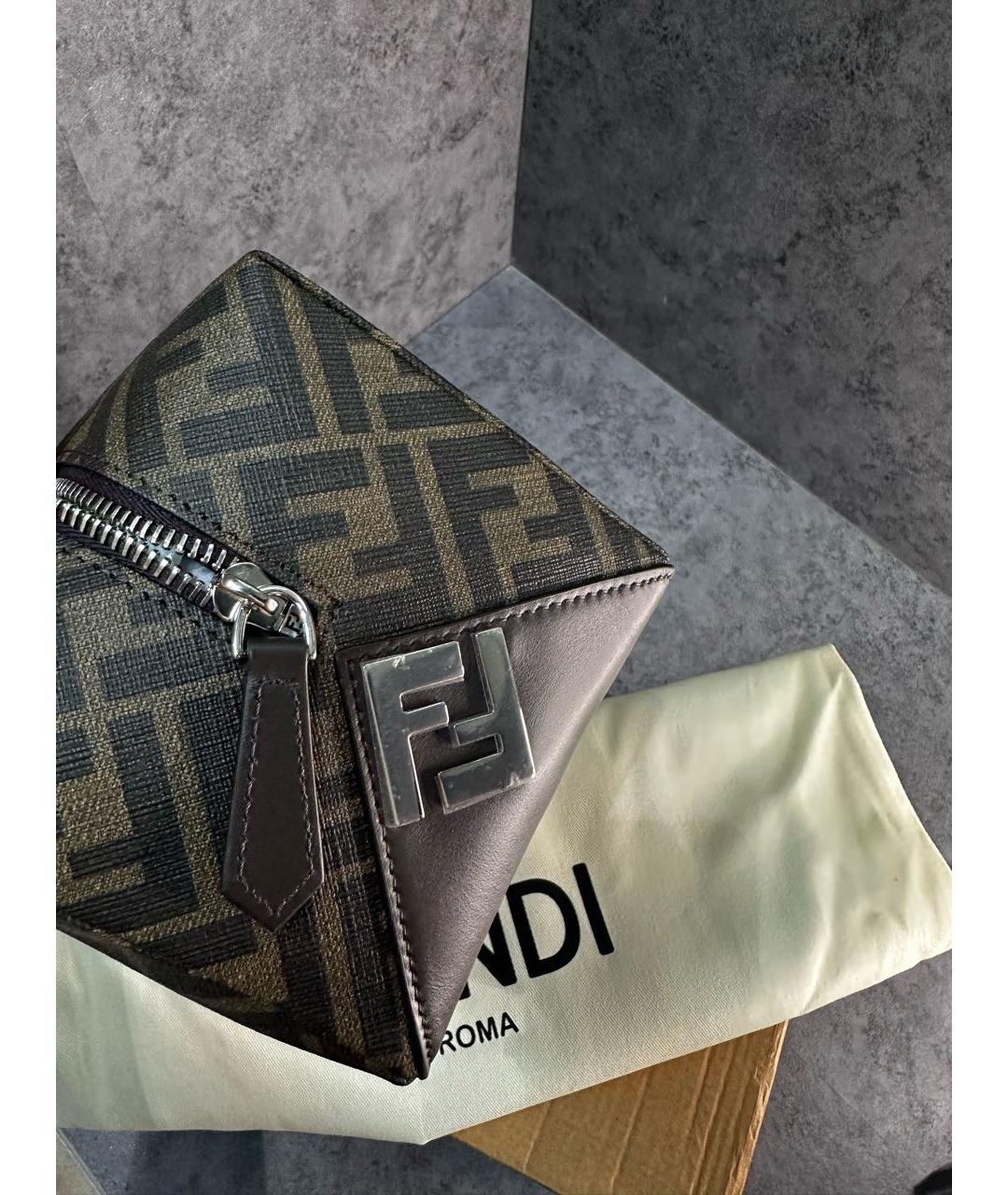 FENDI Коричневая кожаная косметичка, фото 4