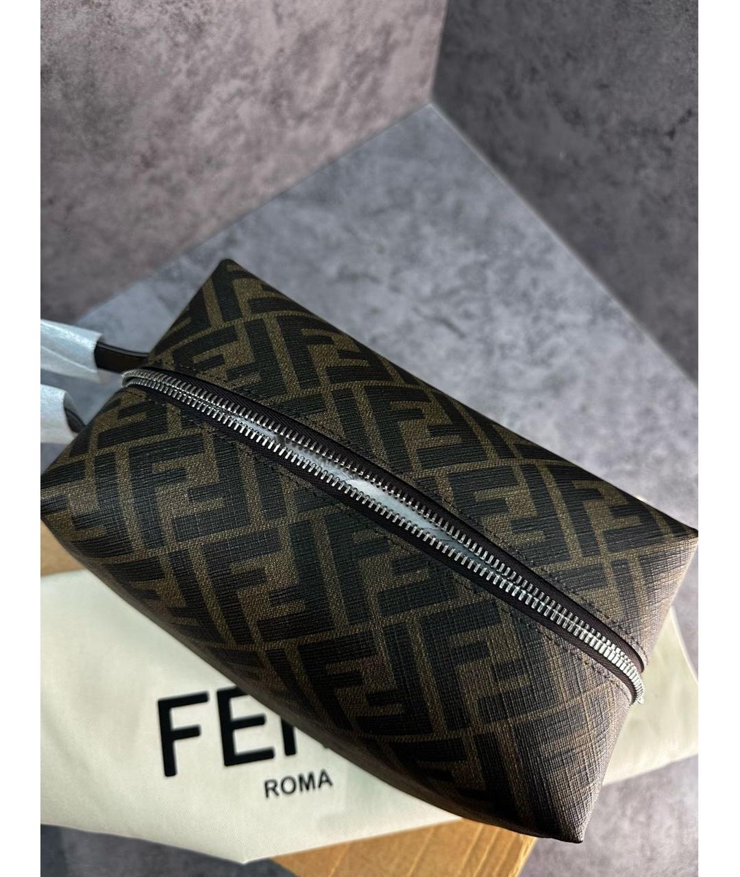 FENDI Коричневая кожаная косметичка, фото 3