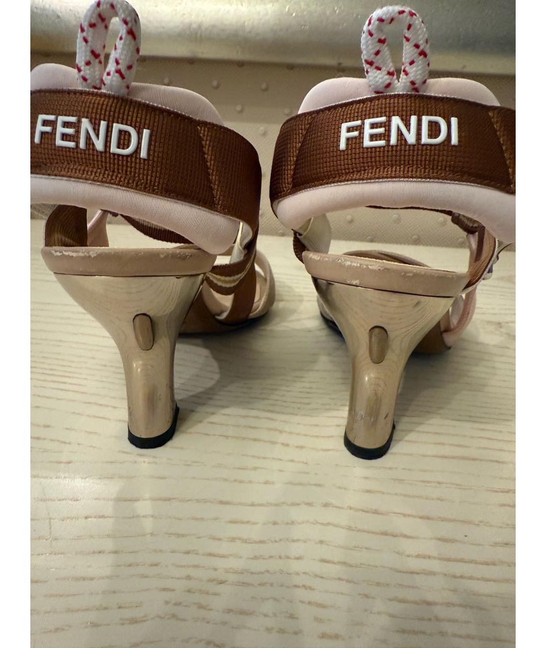 FENDI Бежевые текстильные босоножки, фото 5