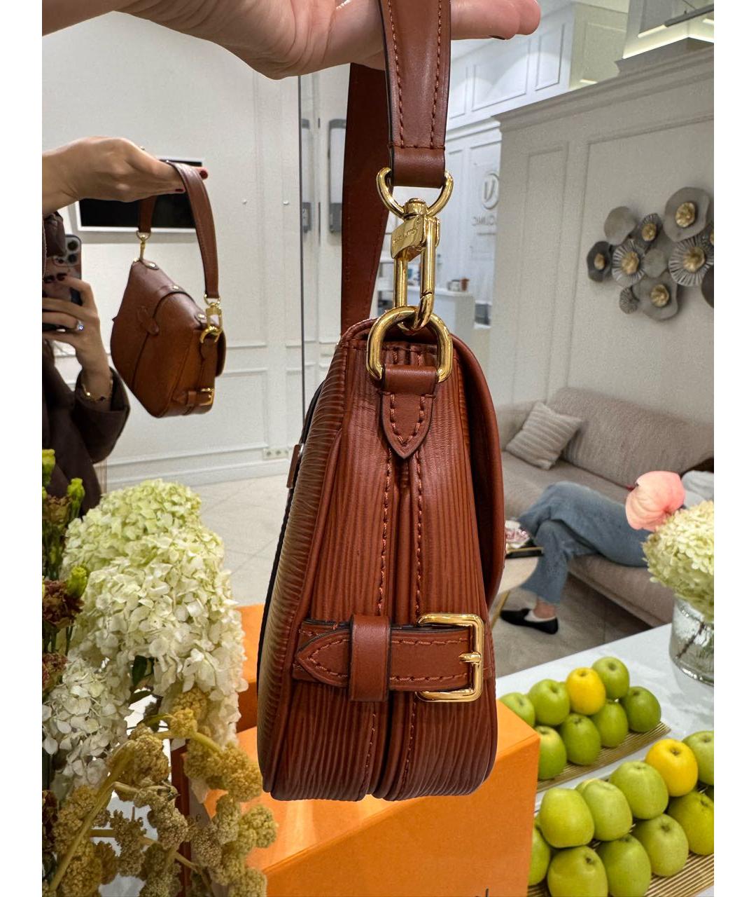 LOUIS VUITTON Коричневая кожаная сумка через плечо, фото 3