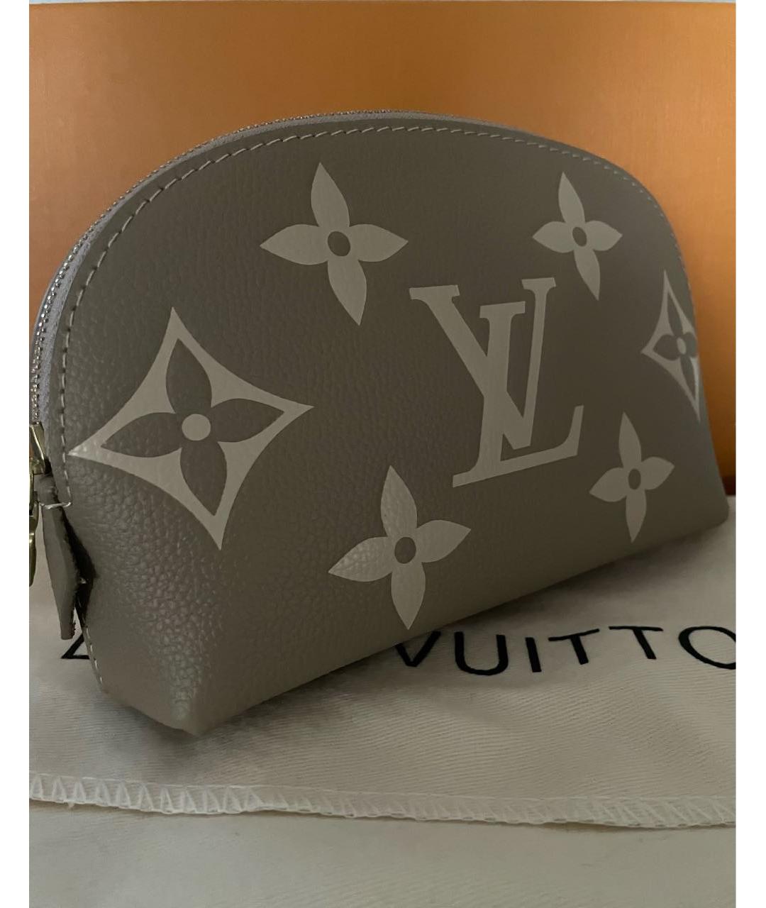 LOUIS VUITTON Бежевая кожаная косметичка, фото 4