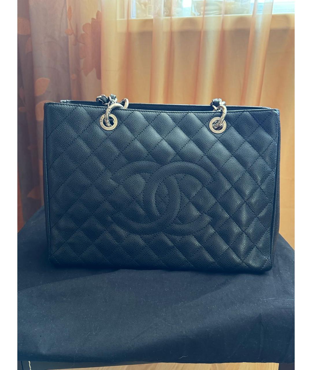 CHANEL Черная кожаная сумка тоут, фото 9