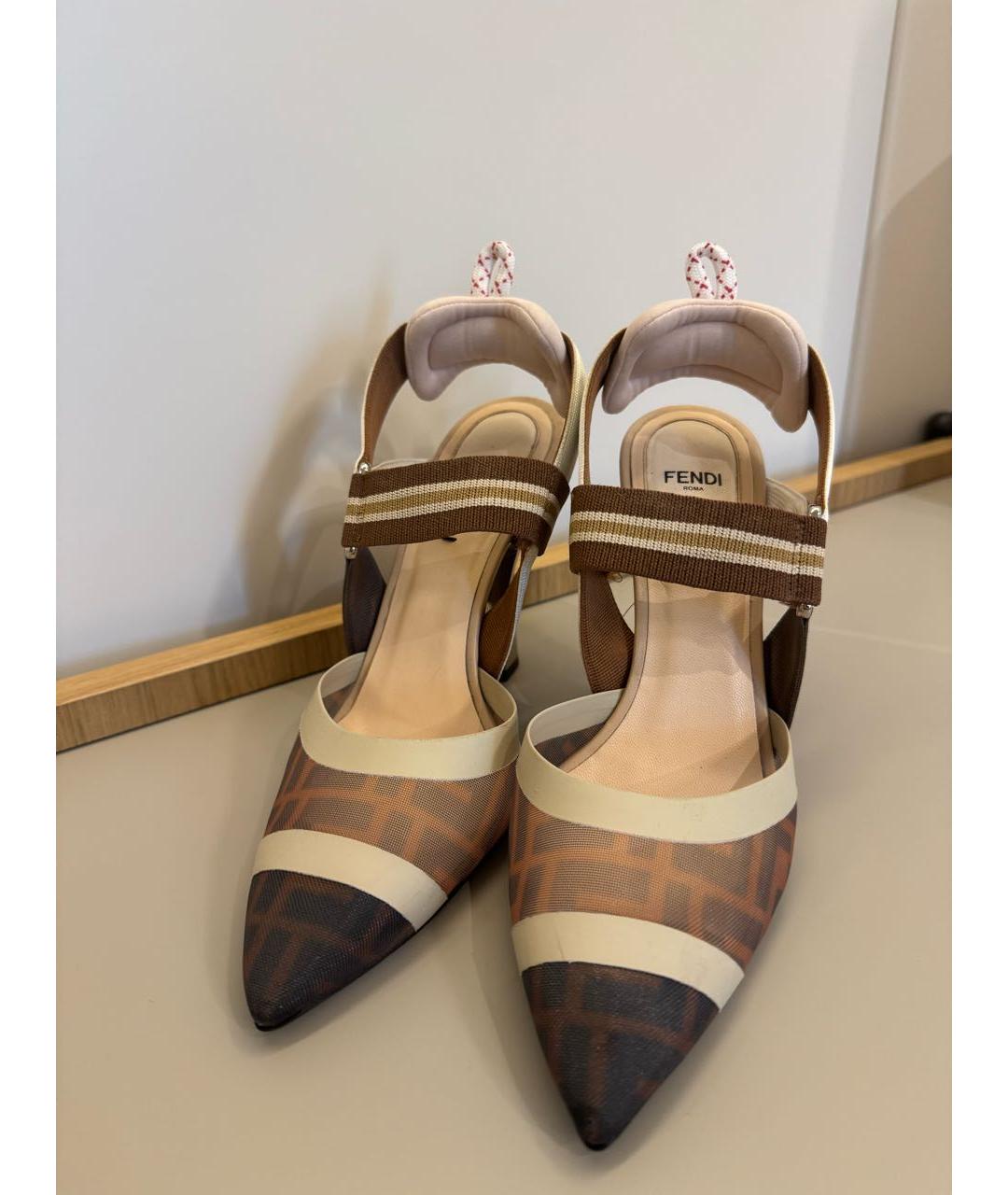 FENDI Коричневые текстильные туфли, фото 2