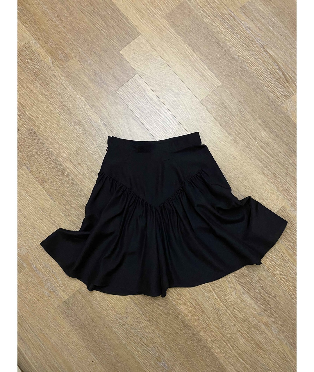 SAINT LAURENT Черная шелковая юбка мини, фото 2