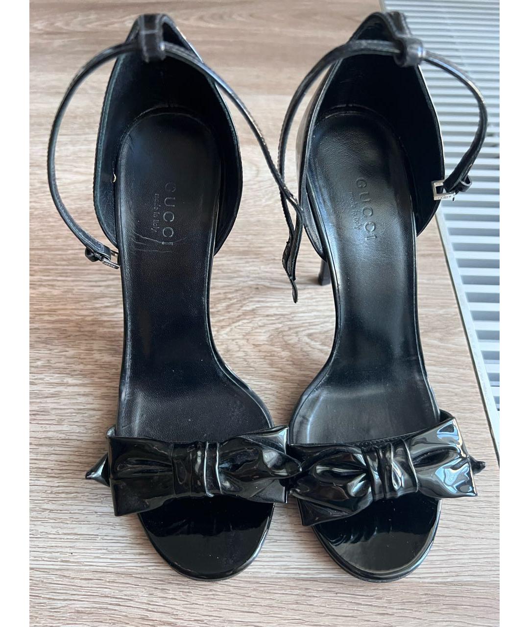 GUCCI Черные босоножки из лакированной кожи, фото 2