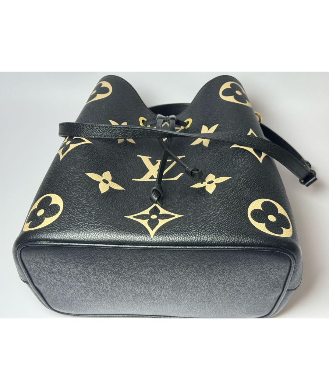 LOUIS VUITTON Черная кожаная сумка через плечо, фото 5